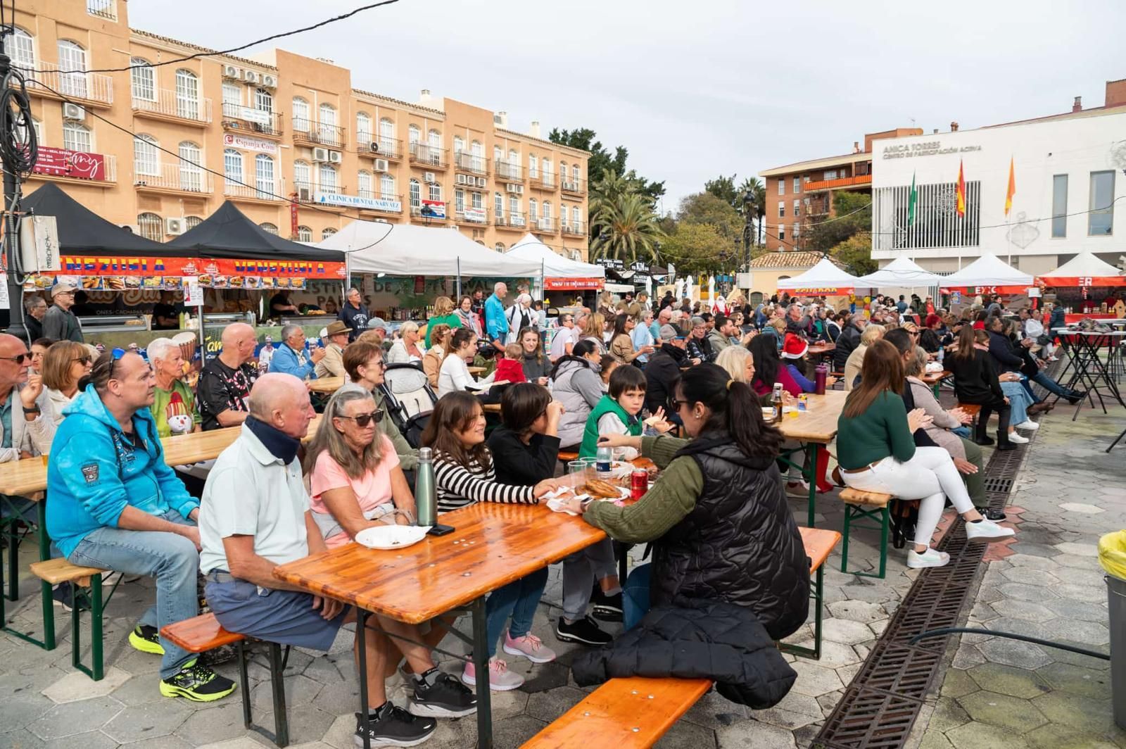 Benalmádena&#039;s international festival - in pictures